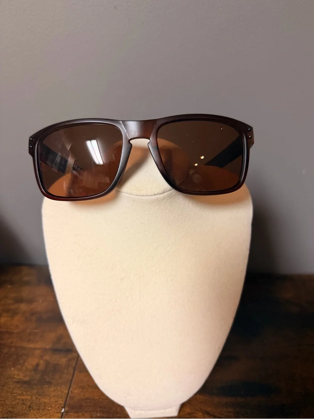 Oakley stylish brown